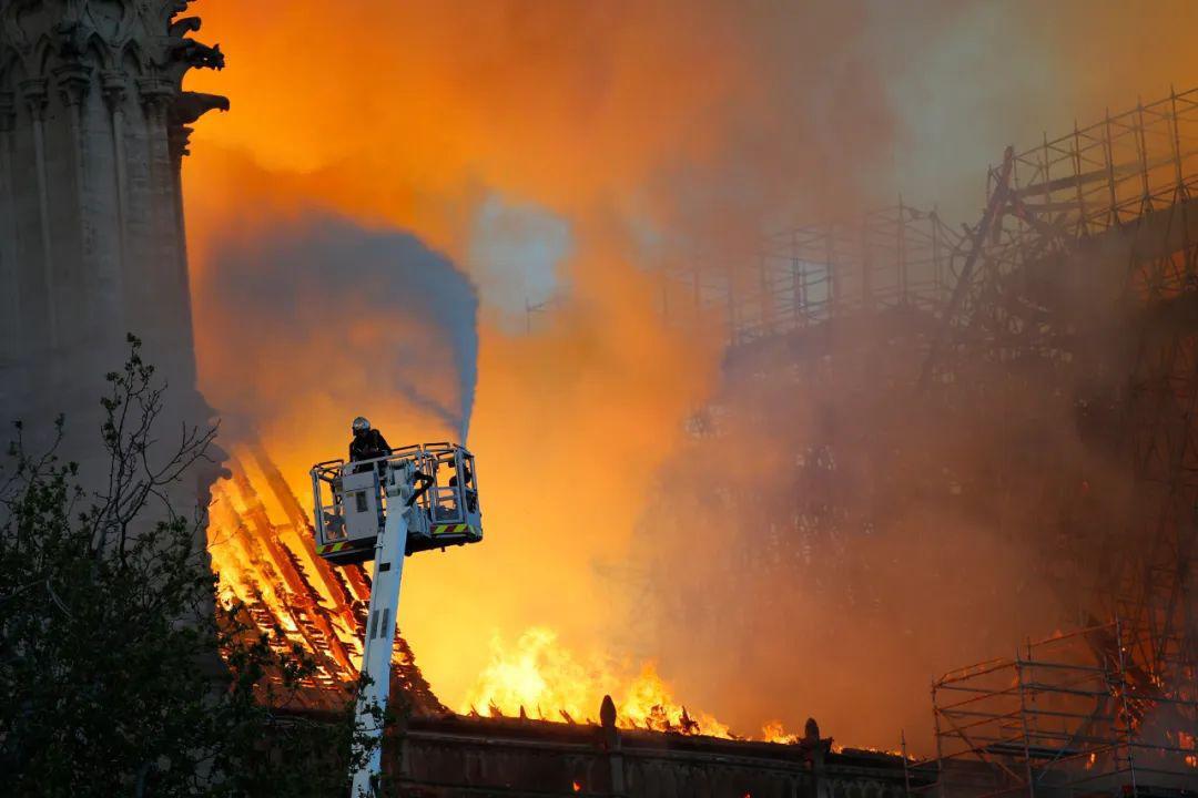 城市建筑火災場景下的應急通信系統解決方案